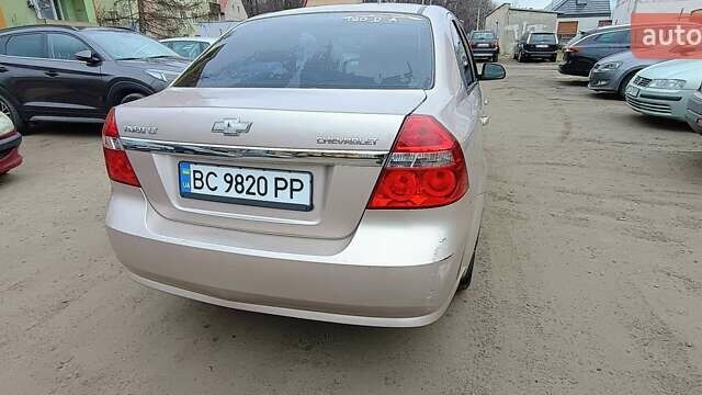 Бежевый Шевроле Авео, объемом двигателя 1.6 л и пробегом 154 тыс. км за 3500 $, фото 2 на Automoto.ua