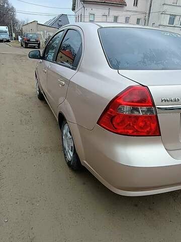 Бежевый Шевроле Авео, объемом двигателя 1.6 л и пробегом 154 тыс. км за 3500 $, фото 3 на Automoto.ua