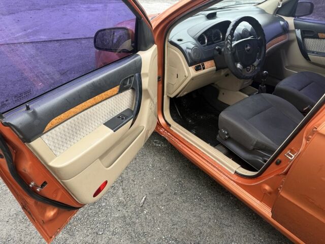 Бежевый Шевроле Авео, объемом двигателя 1.6 л и пробегом 555 тыс. км за 1375 $, фото 9 на Automoto.ua