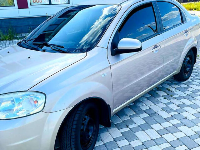 Бежевый Шевроле Авео, объемом двигателя 1.6 л и пробегом 241 тыс. км за 3700 $, фото 4 на Automoto.ua