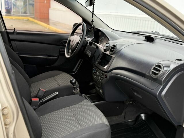 Бежевый Шевроле Авео, объемом двигателя 1.5 л и пробегом 103 тыс. км за 3800 $, фото 6 на Automoto.ua