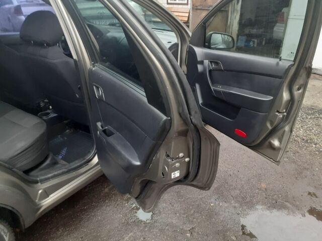 Бежевый Шевроле Авео, объемом двигателя 1.5 л и пробегом 286 тыс. км за 3550 $, фото 5 на Automoto.ua