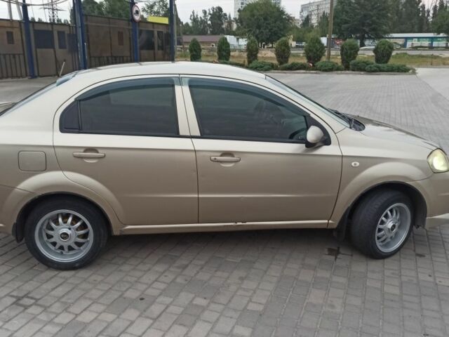 Бежевый Шевроле Авео, объемом двигателя 1.4 л и пробегом 300 тыс. км за 3300 $, фото 4 на Automoto.ua