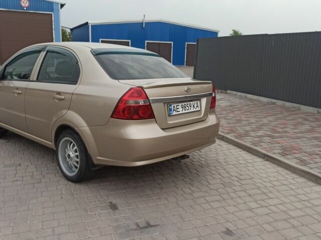 Бежевый Шевроле Авео, объемом двигателя 1.4 л и пробегом 300 тыс. км за 3300 $, фото 2 на Automoto.ua