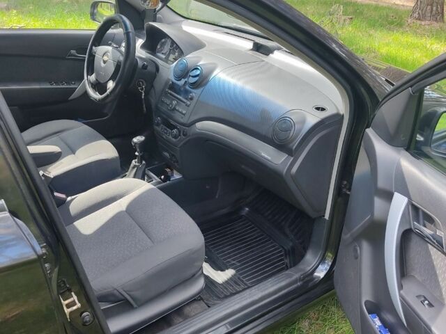 Черный Шевроле Авео, объемом двигателя 1.4 л и пробегом 194 тыс. км за 4100 $, фото 3 на Automoto.ua