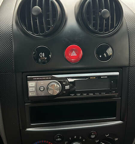 Черный Шевроле Авео, объемом двигателя 1.4 л и пробегом 202 тыс. км за 3600 $, фото 8 на Automoto.ua