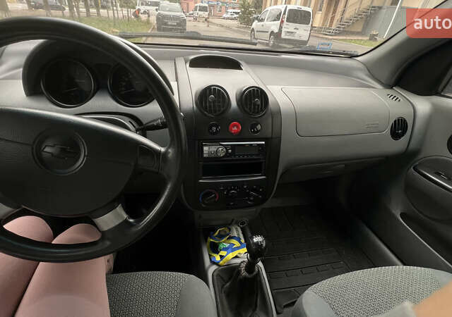 Черный Шевроле Авео, объемом двигателя 1.4 л и пробегом 202 тыс. км за 3600 $, фото 16 на Automoto.ua