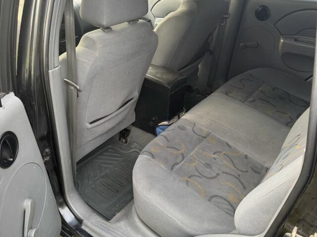 Чорний Шевроле Авео, об'ємом двигуна 1.5 л та пробігом 220 тис. км за 2400 $, фото 5 на Automoto.ua