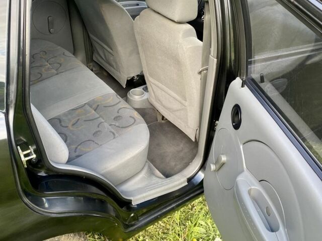 Чорний Шевроле Авео, об'ємом двигуна 1.5 л та пробігом 266 тис. км за 1800 $, фото 4 на Automoto.ua