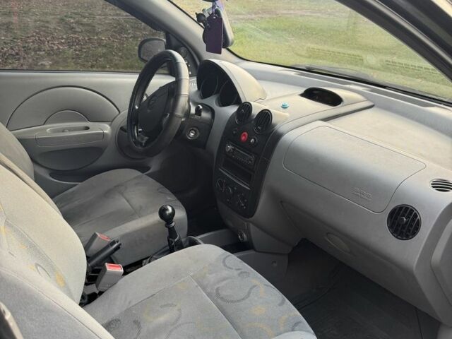 Чорний Шевроле Авео, об'ємом двигуна 1.5 л та пробігом 220 тис. км за 2400 $, фото 4 на Automoto.ua