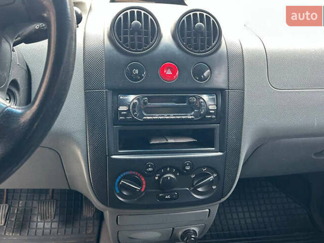 Чорний Шевроле Авео, об'ємом двигуна 1.5 л та пробігом 142 тис. км за 4000 $, фото 9 на Automoto.ua