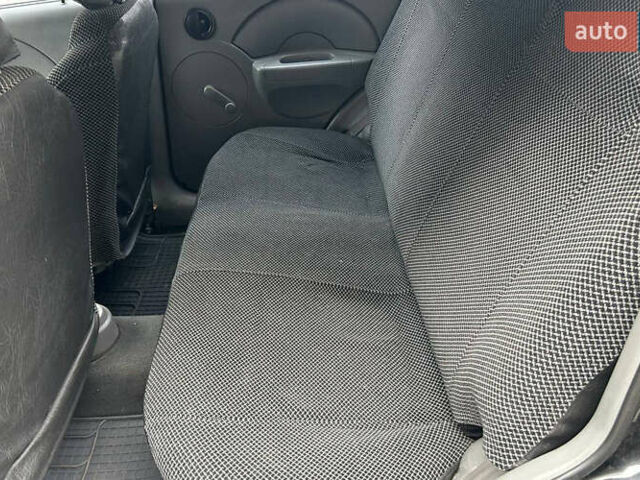 Чорний Шевроле Авео, об'ємом двигуна 1.5 л та пробігом 142 тис. км за 4000 $, фото 10 на Automoto.ua