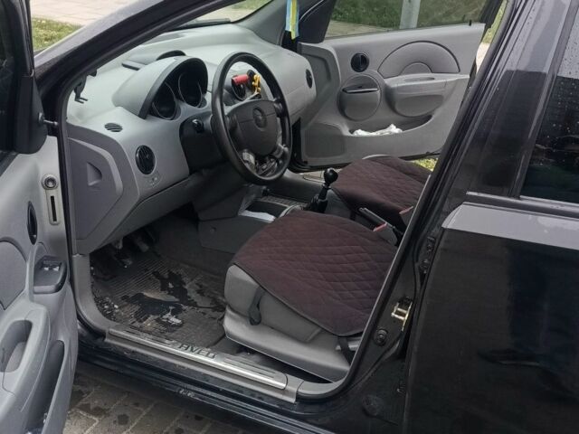 Черный Шевроле Авео, объемом двигателя 1.5 л и пробегом 217 тыс. км за 2800 $, фото 3 на Automoto.ua