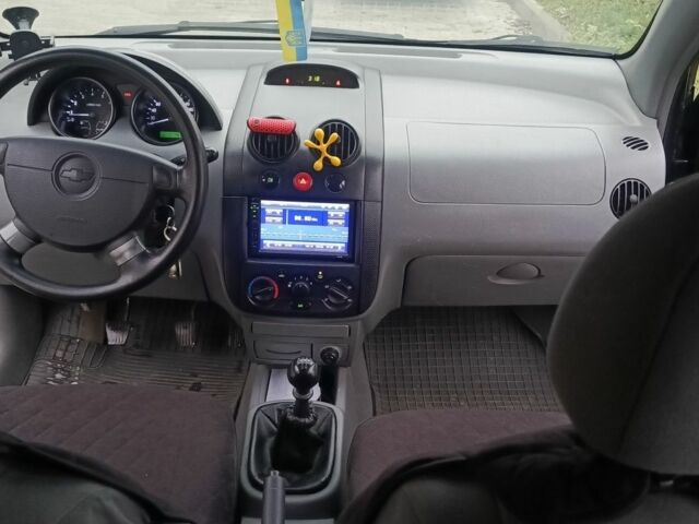 Черный Шевроле Авео, объемом двигателя 1.5 л и пробегом 217 тыс. км за 2800 $, фото 8 на Automoto.ua