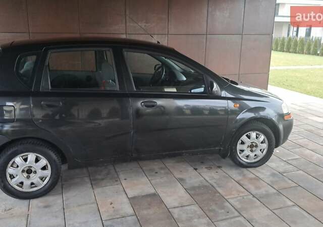 Чорний Шевроле Авео, об'ємом двигуна 1.5 л та пробігом 247 тис. км за 1550 $, фото 10 на Automoto.ua