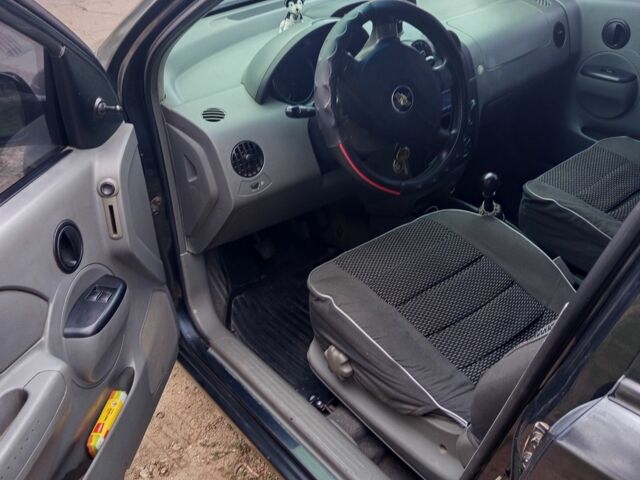 Черный Шевроле Авео, объемом двигателя 1.5 л и пробегом 200 тыс. км за 2700 $, фото 1 на Automoto.ua