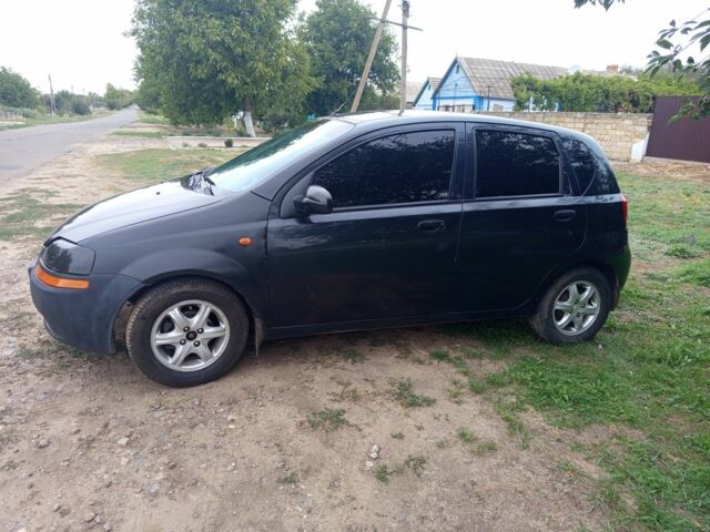 Черный Шевроле Авео, объемом двигателя 1.5 л и пробегом 200 тыс. км за 2700 $, фото 5 на Automoto.ua