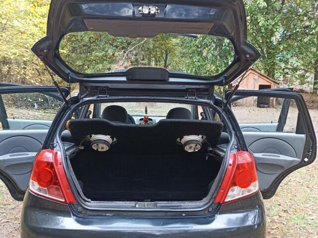 Черный Шевроле Авео, объемом двигателя 1.5 л и пробегом 230 тыс. км за 2500 $, фото 3 на Automoto.ua