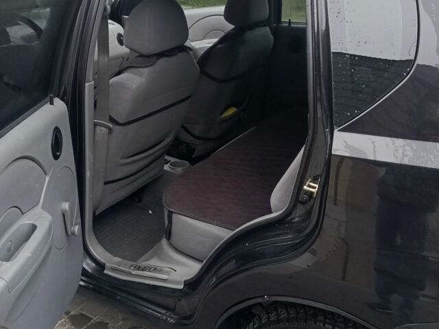 Черный Шевроле Авео, объемом двигателя 1.5 л и пробегом 217 тыс. км за 2800 $, фото 6 на Automoto.ua