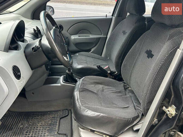 Чорний Шевроле Авео, об'ємом двигуна 1.5 л та пробігом 142 тис. км за 4000 $, фото 8 на Automoto.ua