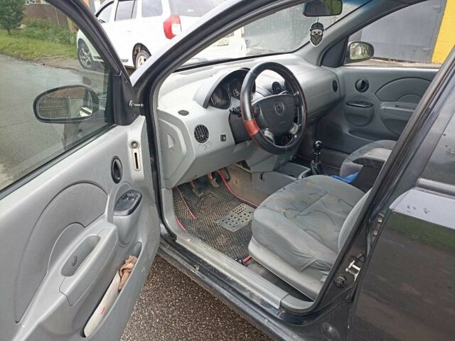 Черный Шевроле Авео, объемом двигателя 1.5 л и пробегом 250 тыс. км за 1850 $, фото 6 на Automoto.ua