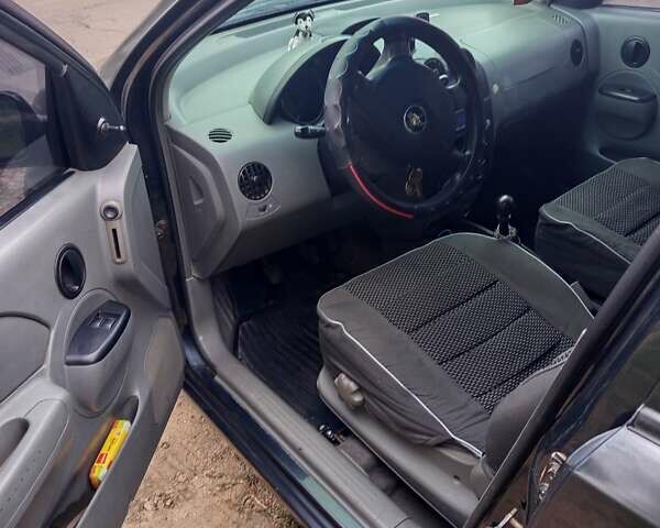 Черный Шевроле Авео, объемом двигателя 1.5 л и пробегом 250 тыс. км за 2700 $, фото 2 на Automoto.ua