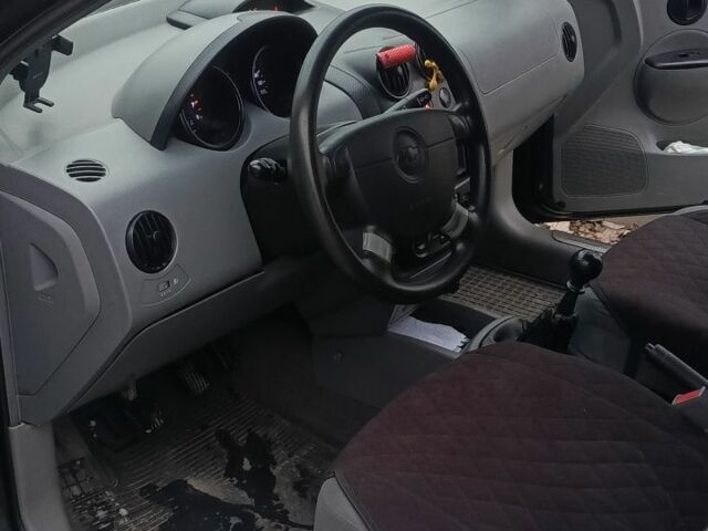 Черный Шевроле Авео, объемом двигателя 1.5 л и пробегом 217 тыс. км за 2800 $, фото 4 на Automoto.ua