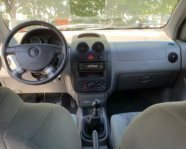 Черный Шевроле Авео, объемом двигателя 1.5 л и пробегом 94 тыс. км за 2500 $, фото 5 на Automoto.ua