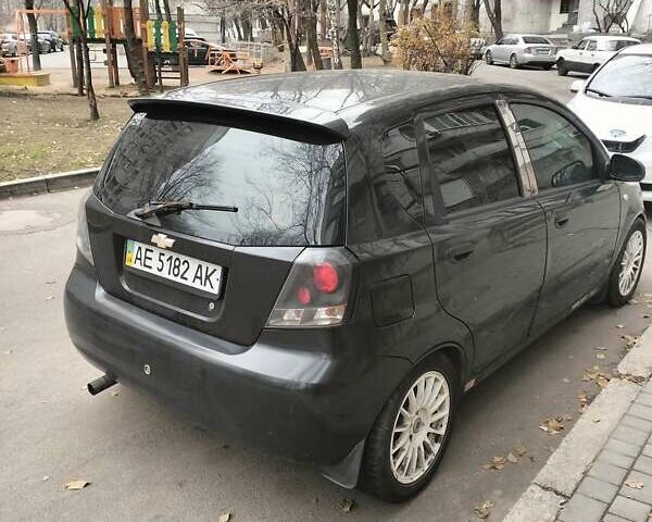 Черный Шевроле Авео, объемом двигателя 1.5 л и пробегом 143 тыс. км за 2000 $, фото 4 на Automoto.ua