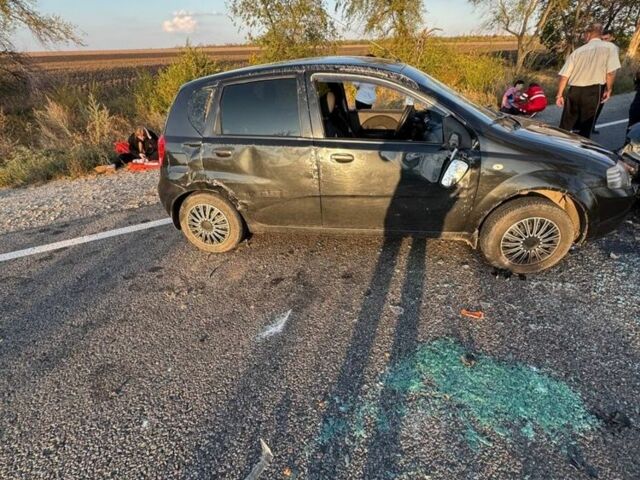 Черный Шевроле Авео, объемом двигателя 1.5 л и пробегом 200 тыс. км за 1300 $, фото 4 на Automoto.ua