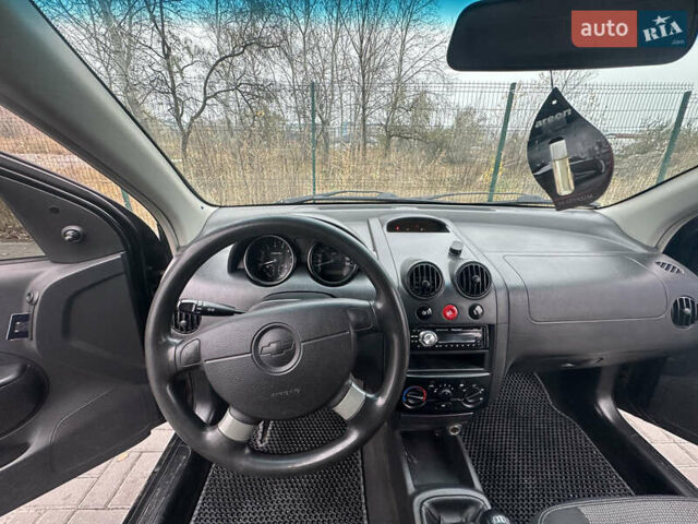 Чорний Шевроле Авео, об'ємом двигуна 1.5 л та пробігом 430 тис. км за 2600 $, фото 15 на Automoto.ua