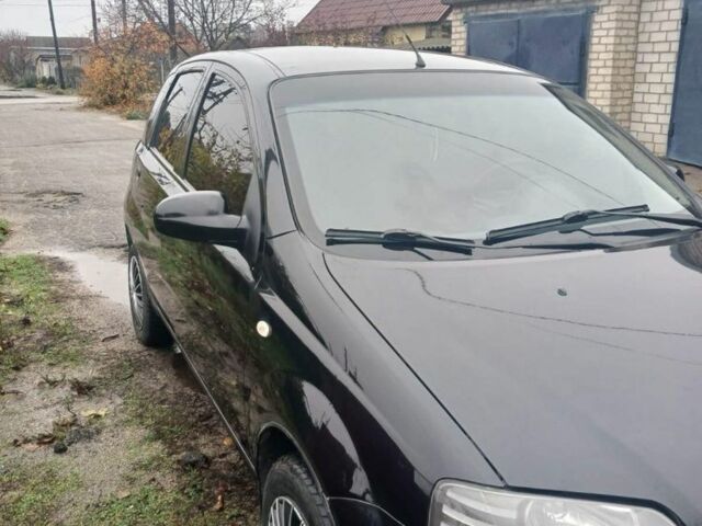 Черный Шевроле Авео, объемом двигателя 10 л и пробегом 185 тыс. км за 3500 $, фото 2 на Automoto.ua