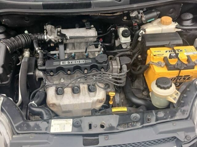 Черный Шевроле Авео, объемом двигателя 10 л и пробегом 185 тыс. км за 3500 $, фото 6 на Automoto.ua