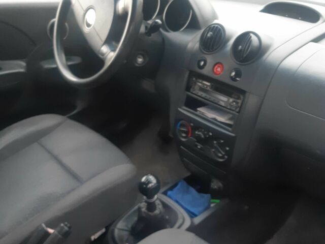 Чорний Шевроле Авео, об'ємом двигуна 1.5 л та пробігом 210 тис. км за 1500 $, фото 4 на Automoto.ua