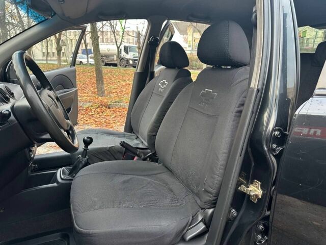 Чорний Шевроле Авео, об'ємом двигуна 1.5 л та пробігом 221 тис. км за 3200 $, фото 11 на Automoto.ua