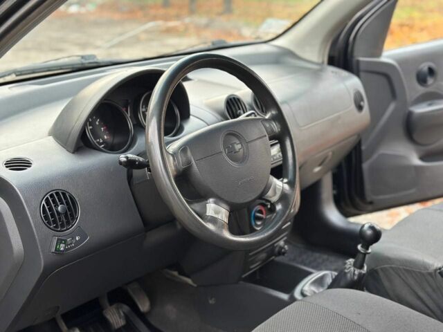 Чорний Шевроле Авео, об'ємом двигуна 1.5 л та пробігом 221 тис. км за 3200 $, фото 9 на Automoto.ua