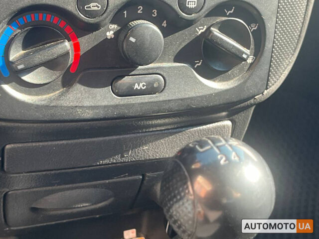 Черный Шевроле Авео, объемом двигателя 1.5 л и пробегом 323 тыс. км за 3800 $, фото 10 на Automoto.ua