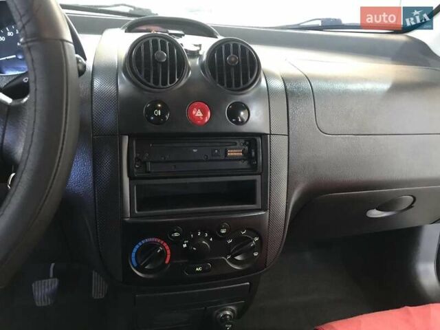 Черный Шевроле Авео, объемом двигателя 1.5 л и пробегом 200 тыс. км за 2600 $, фото 4 на Automoto.ua