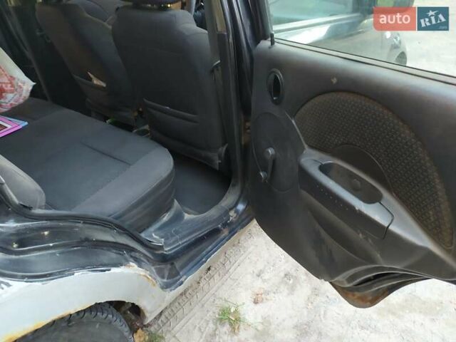 Черный Шевроле Авео, объемом двигателя 1.5 л и пробегом 300 тыс. км за 1800 $, фото 5 на Automoto.ua
