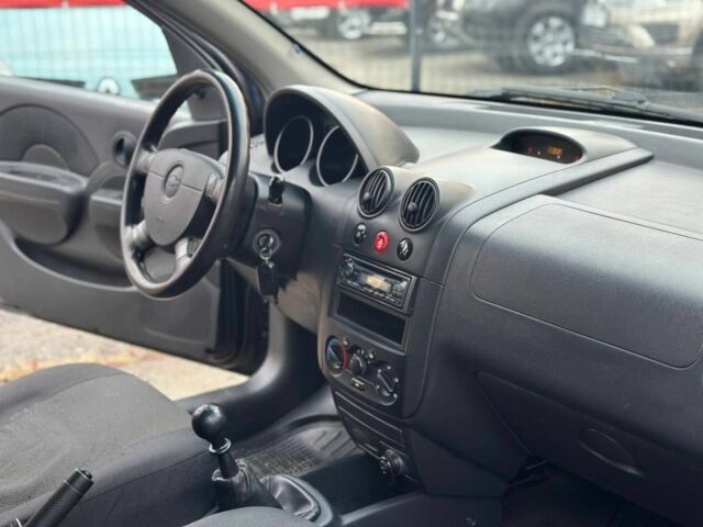Чорний Шевроле Авео, об'ємом двигуна 1.5 л та пробігом 221 тис. км за 3200 $, фото 17 на Automoto.ua