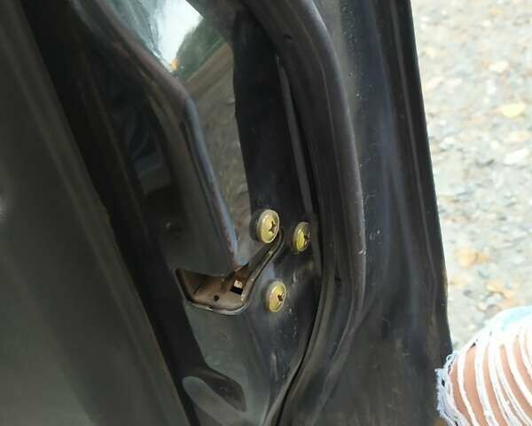 Черный Шевроле Авео, объемом двигателя 1.5 л и пробегом 300 тыс. км за 1800 $, фото 7 на Automoto.ua