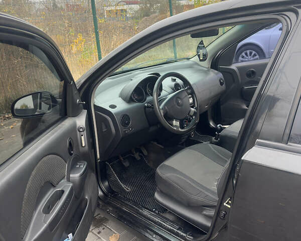 Чорний Шевроле Авео, об'ємом двигуна 1.5 л та пробігом 430 тис. км за 2600 $, фото 11 на Automoto.ua