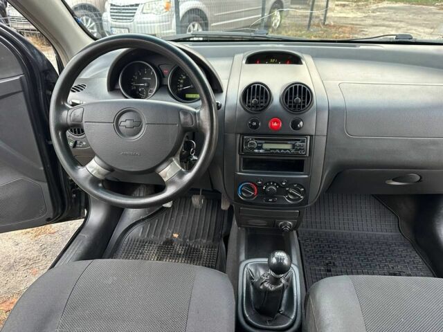 Чорний Шевроле Авео, об'ємом двигуна 1.5 л та пробігом 221 тис. км за 3200 $, фото 20 на Automoto.ua