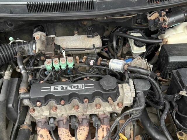 Черный Шевроле Авео, объемом двигателя 1.5 л и пробегом 230 тыс. км за 2600 $, фото 6 на Automoto.ua