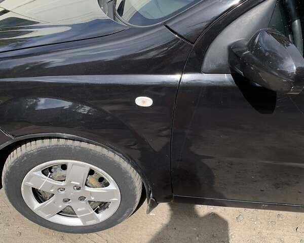 Черный Шевроле Авео, объемом двигателя 1.5 л и пробегом 212 тыс. км за 3100 $, фото 8 на Automoto.ua