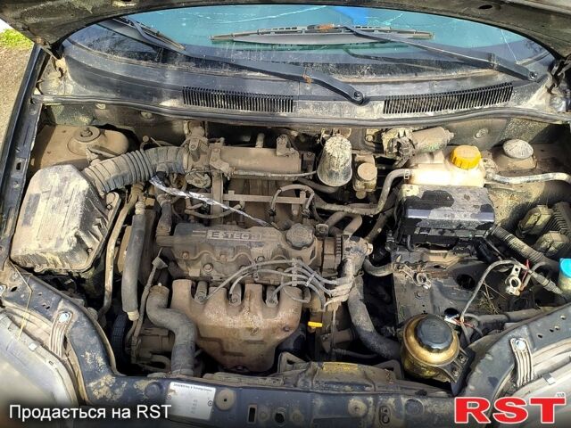 Черный Шевроле Авео, объемом двигателя 1.5 л и пробегом 160 тыс. км за 1200 $, фото 5 на Automoto.ua