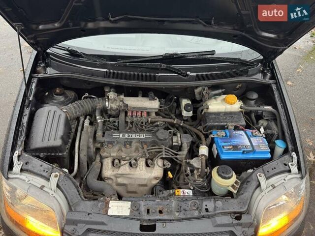 Черный Шевроле Авео, объемом двигателя 1.5 л и пробегом 143 тыс. км за 2190 $, фото 28 на Automoto.ua