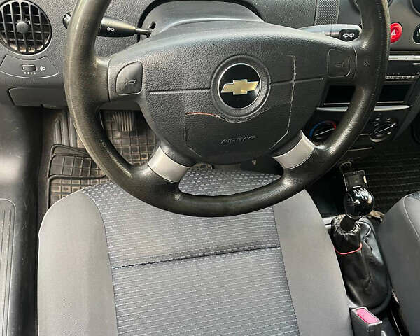 Черный Шевроле Авео, объемом двигателя 0 л и пробегом 160 тыс. км за 2300 $, фото 4 на Automoto.ua