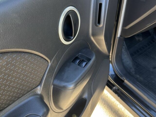 Чорний Шевроле Авео, об'ємом двигуна 1.5 л та пробігом 240 тис. км за 2800 $, фото 6 на Automoto.ua