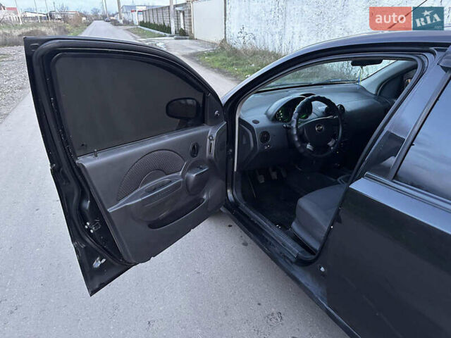 Черный Шевроле Авео, объемом двигателя 1.5 л и пробегом 380 тыс. км за 2900 $, фото 10 на Automoto.ua